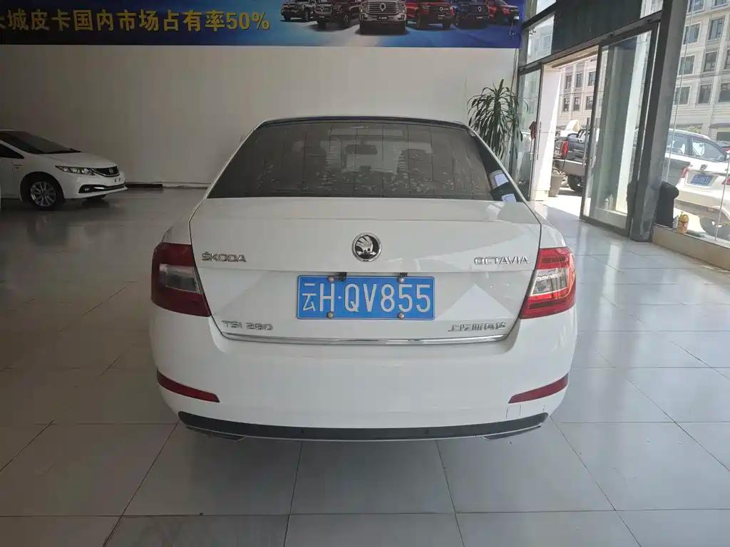 Skoda Octavia TSI280 DSG Smart Travel