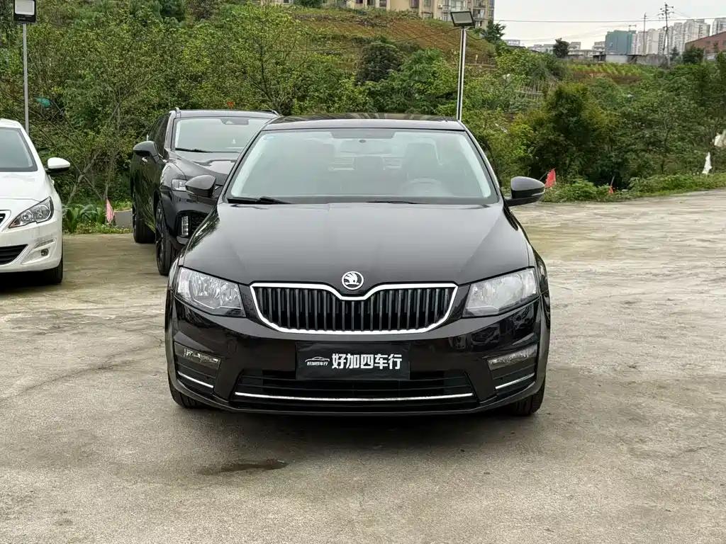 Skoda Octavia 1.6L Auto Smart Travel