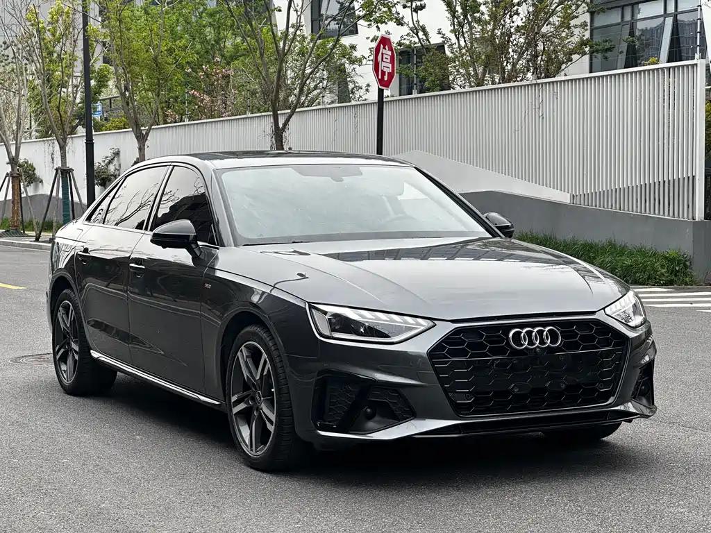 Audi A4L 40 TFSI Luxury Dynamic