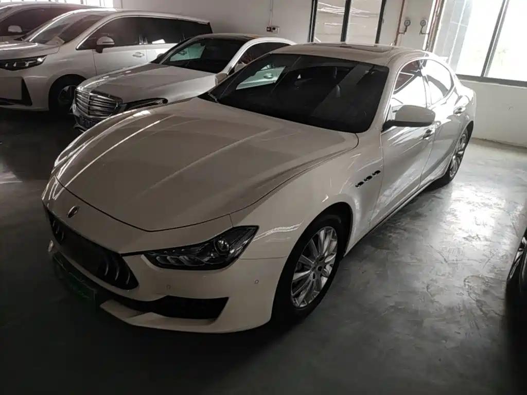 Maserati Ghibli 2.0T Sharp Edge