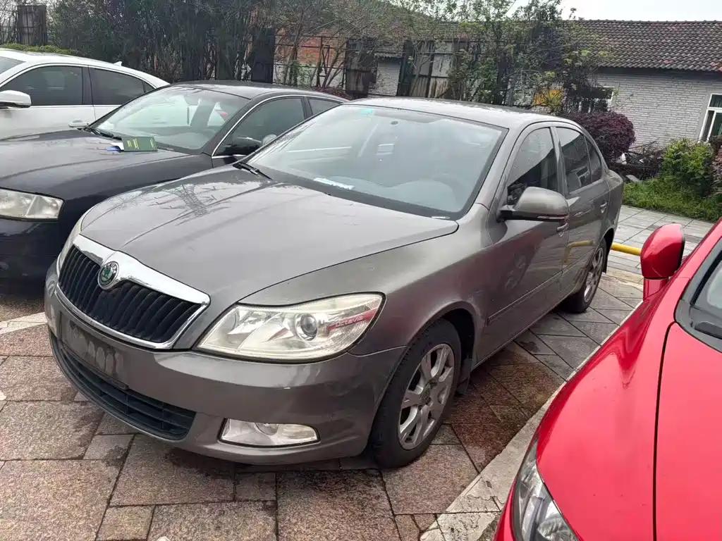 Skoda Octavia 1.6L Auto Yijie