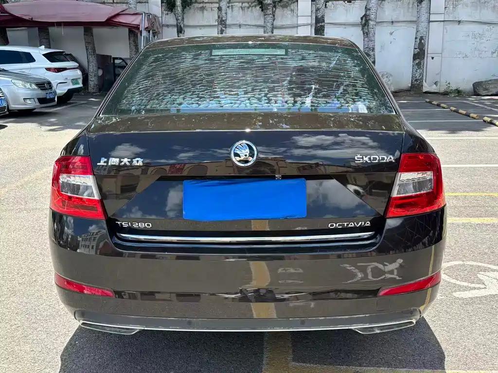 Skoda Octavia TSI280 DSG Smart Travel