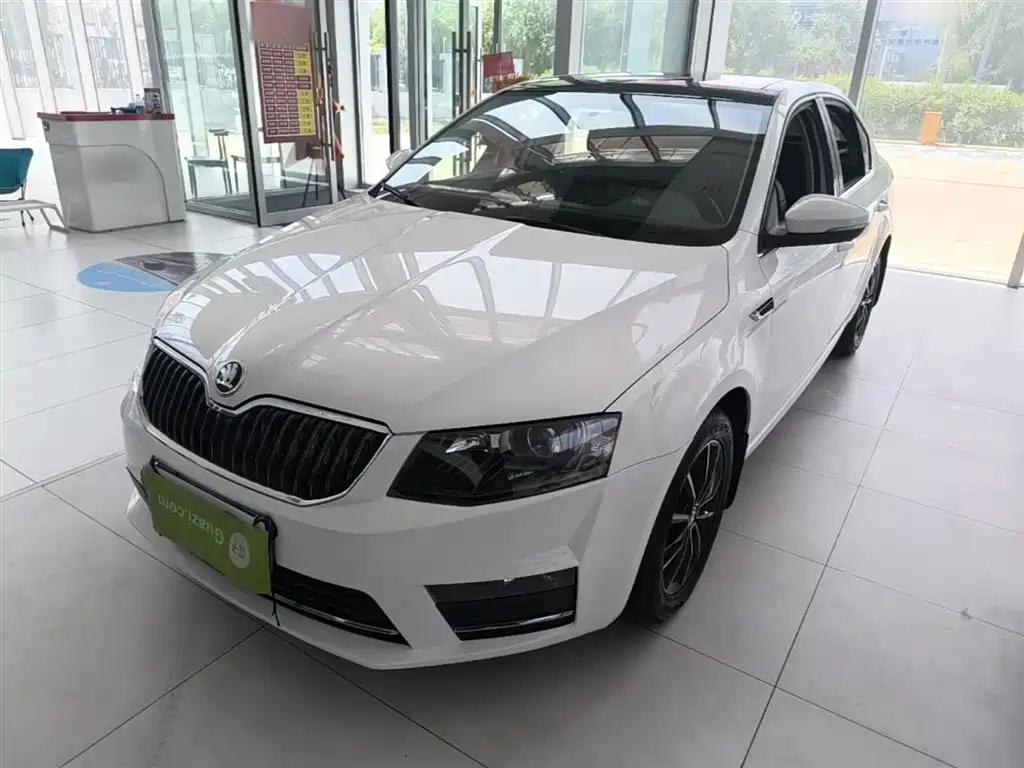 Skoda Octavia TSI280 DSG Smart Travel