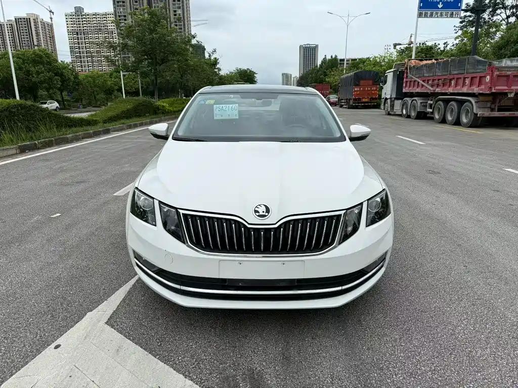 Skoda Octavia TSI230 DSG Luxury
