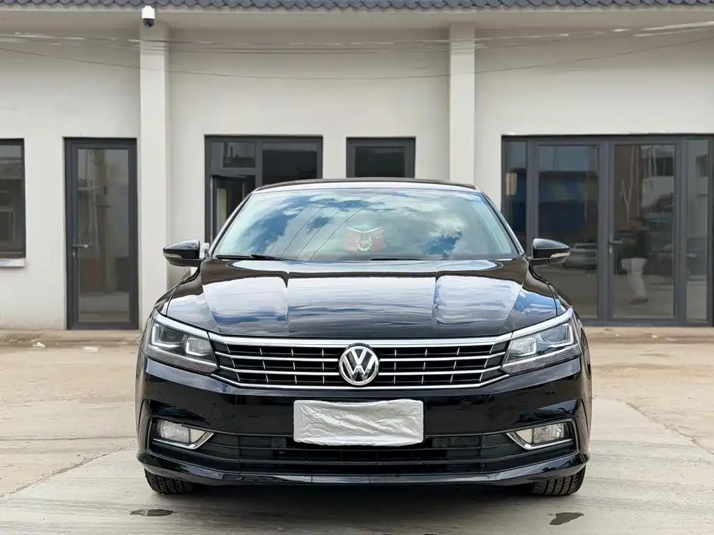 Volkswagen Passat 330TSI DSG Honored