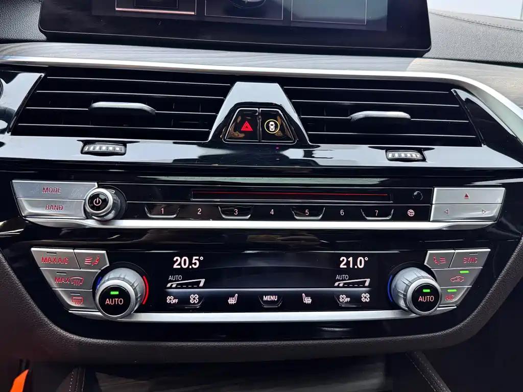 BMW 5 Series NEV 530Le Luxury Package