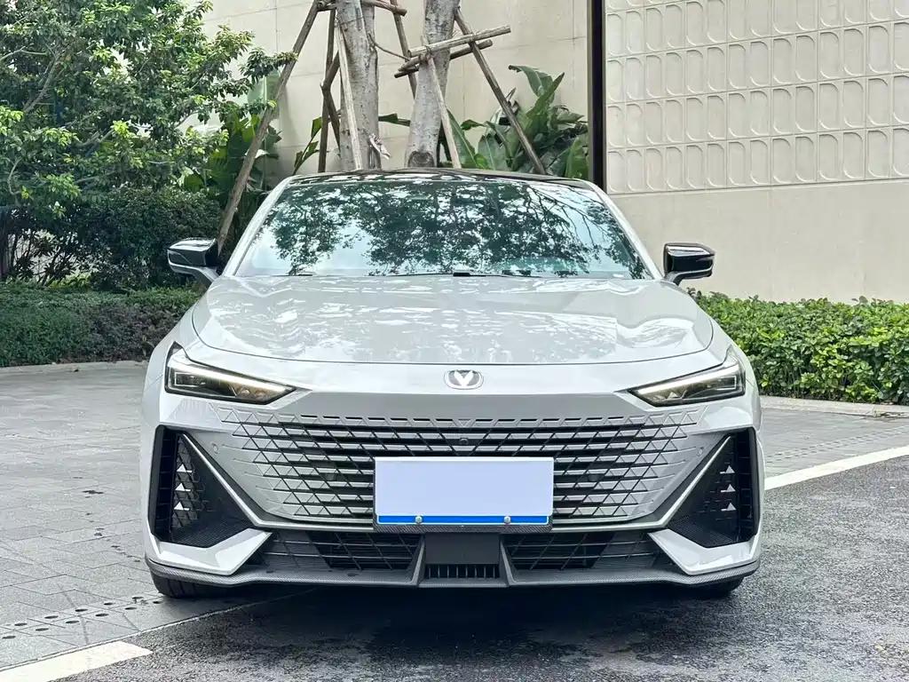 Changan UNI-V 1.5T Distinguished