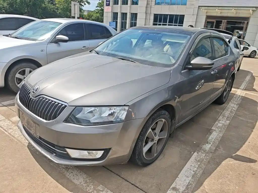 Skoda Octavia 1.6L Auto Smart Travel