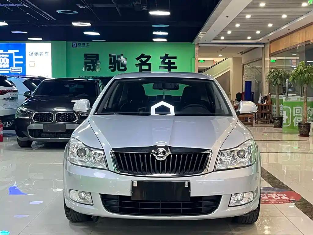 Skoda Octavia Classic 1.6L Auto Verso