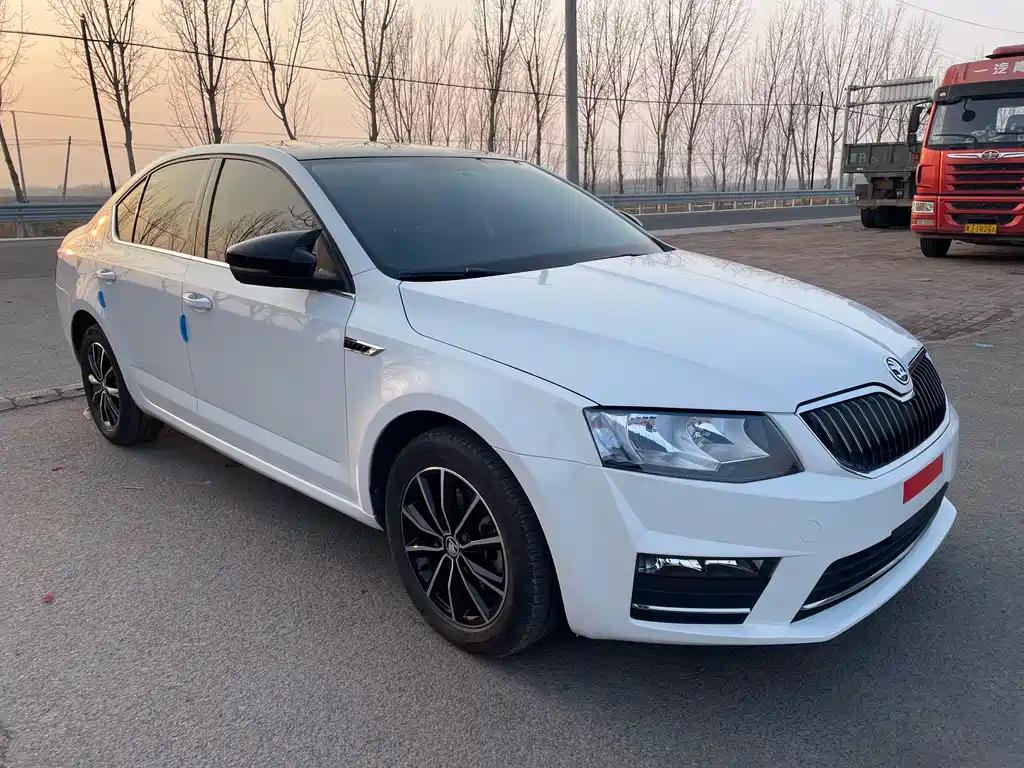 Skoda Octavia 1.6L Auto Forward