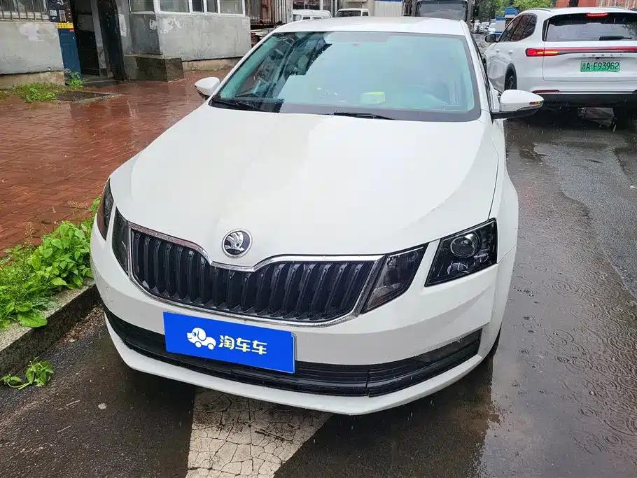 Skoda Octavia 2019 1.5L Механика V