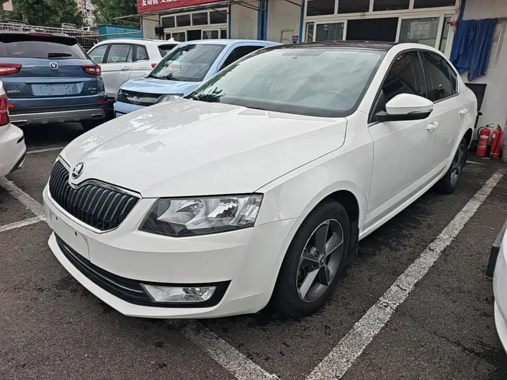 Skoda Octavia TSI280 DSG Smart Travel