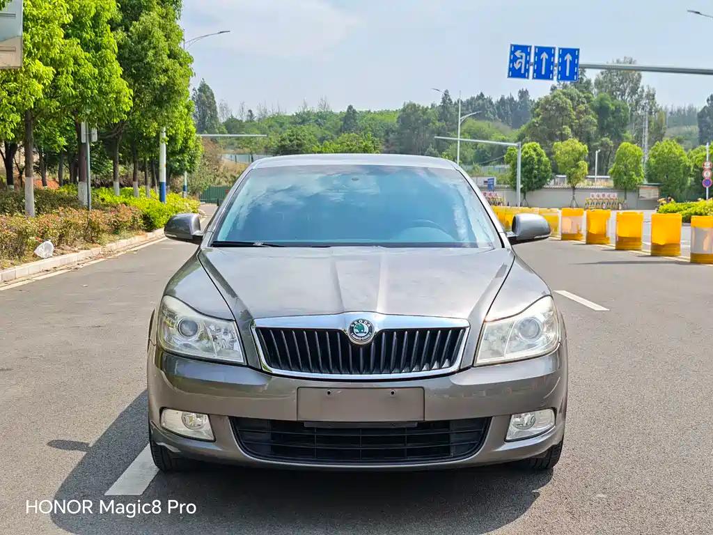 Skoda Octavia 1.6L Auto Yijie