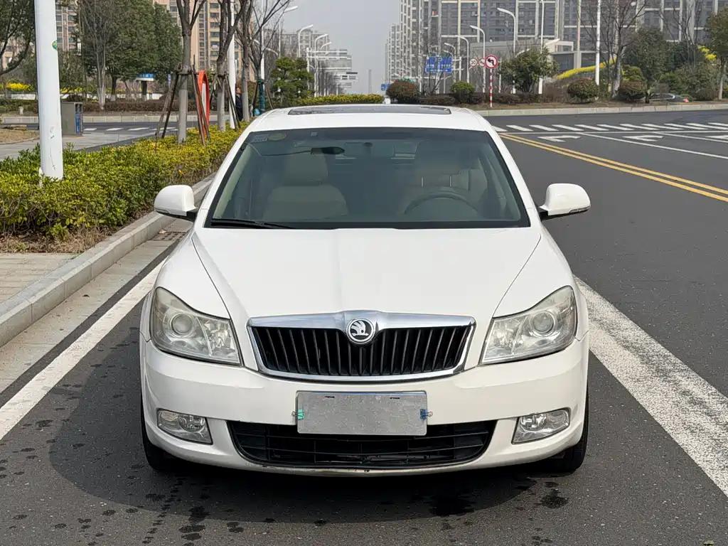 Skoda Octavia Classic 1.6L Auto Yijie