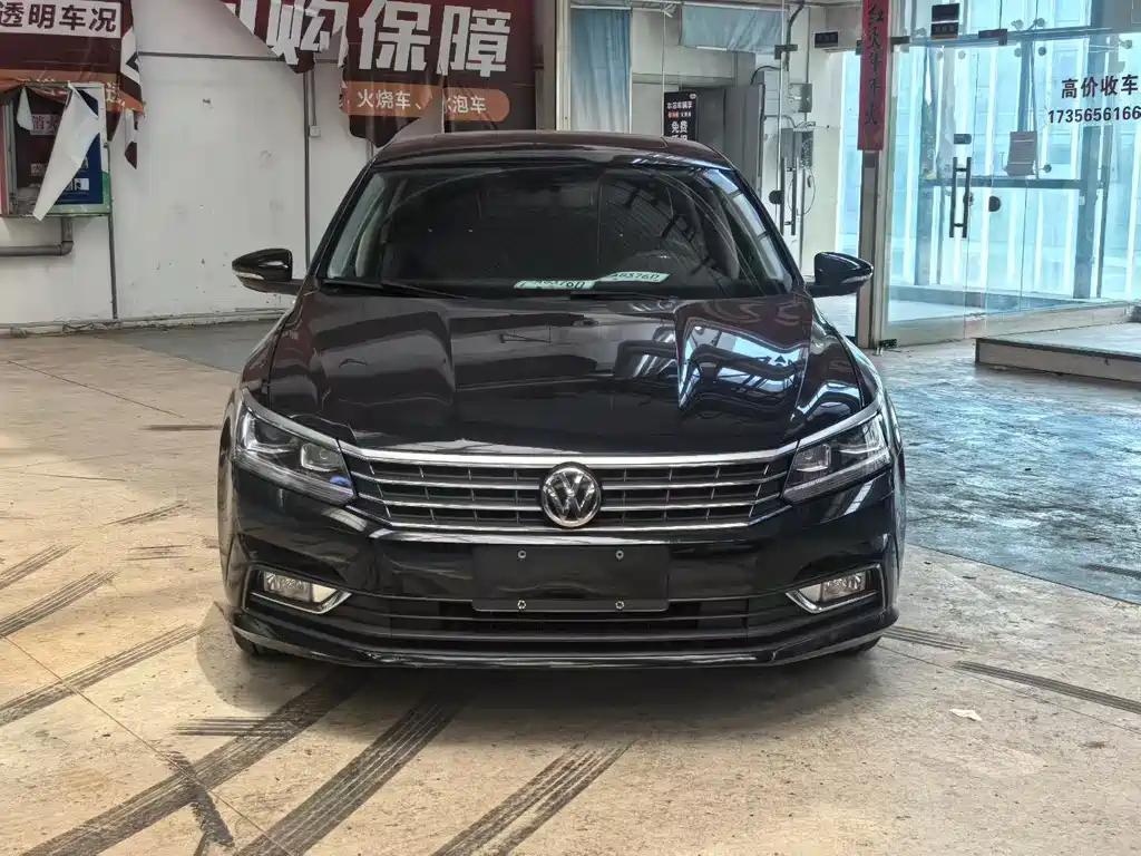 Volkswagen Passat 330TSI DSG Honored