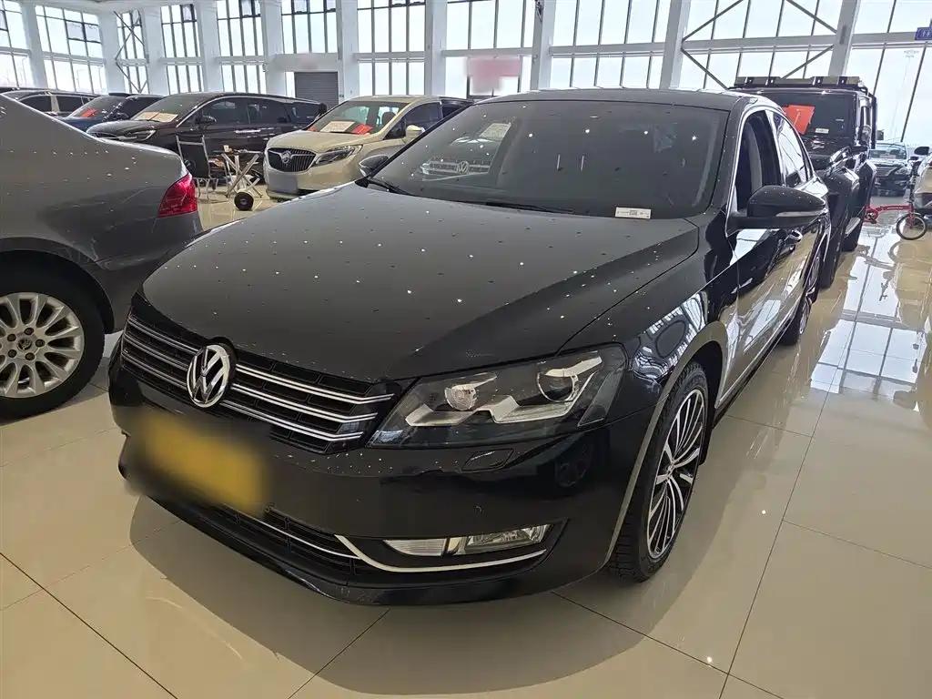 Volkswagen Passat 1.8TSI DSG Royal