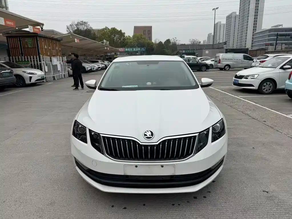 Skoda Octavia 2019 1.5L Автомат VI