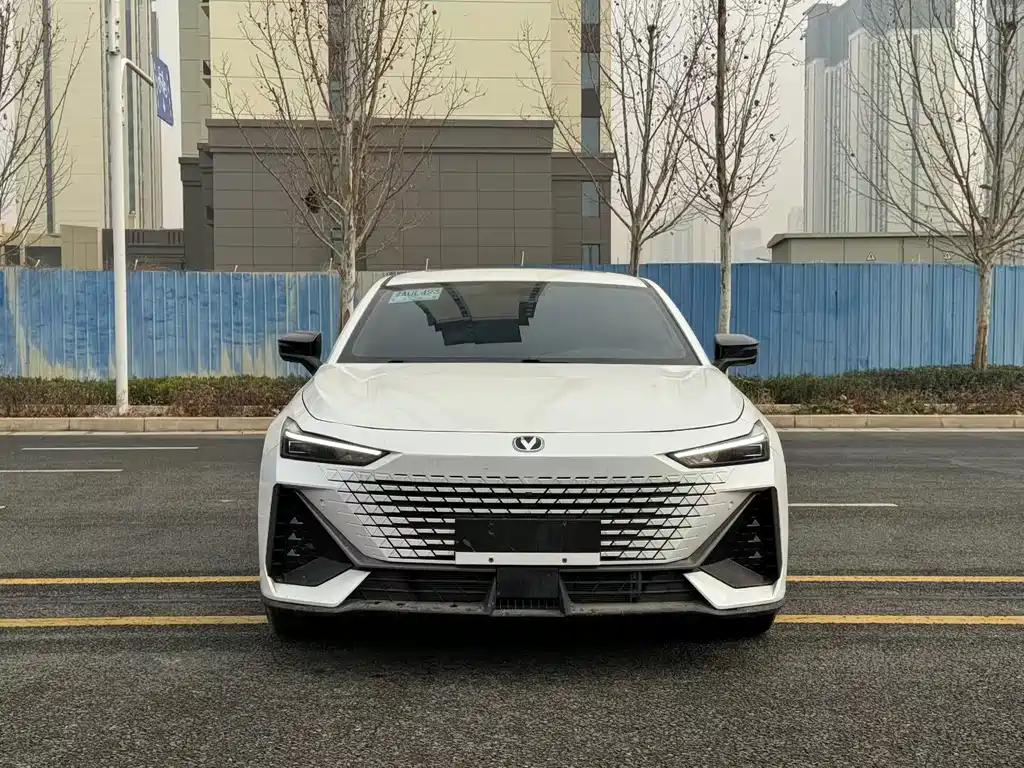 Changan UNI-V 1.5T Distinguished