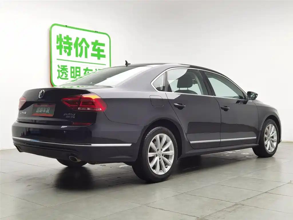 Volkswagen Passat 330TSI DSG Honored