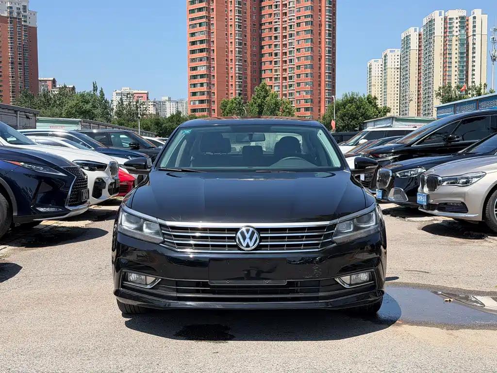 Volkswagen Passat 330TSI DSG Honored