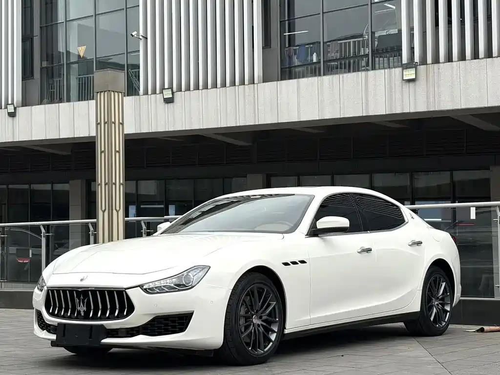 Maserati Ghibli 2.0T Sharp Edge