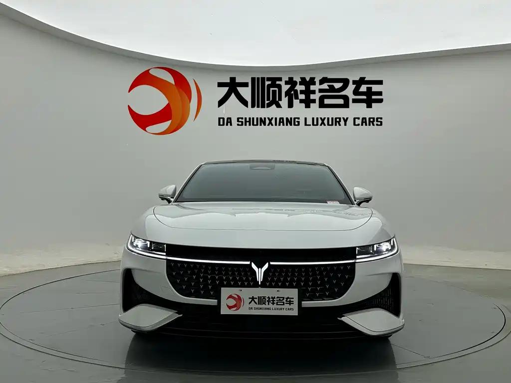 Voyah Zhuiguang PHEV 4WD Ultra Long Range Flagship