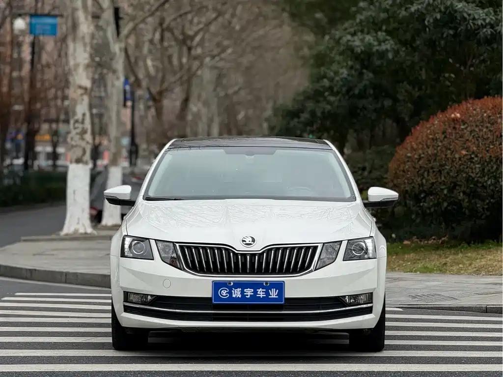 Skoda Octavia TSI230 DSG Luxury