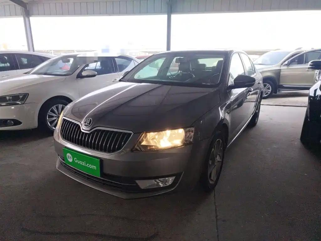 Skoda Octavia 1.6L Auto Smart Travel