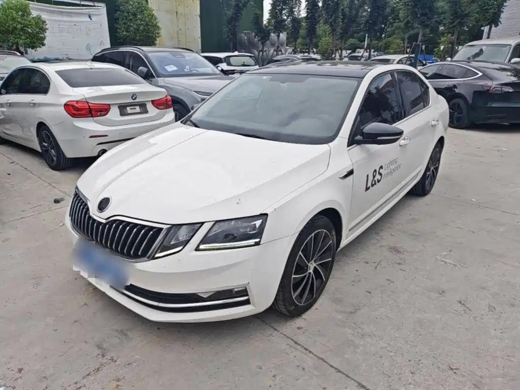 Skoda Octavia TSI280 DSG Smart Travel Luxury CN-VI
