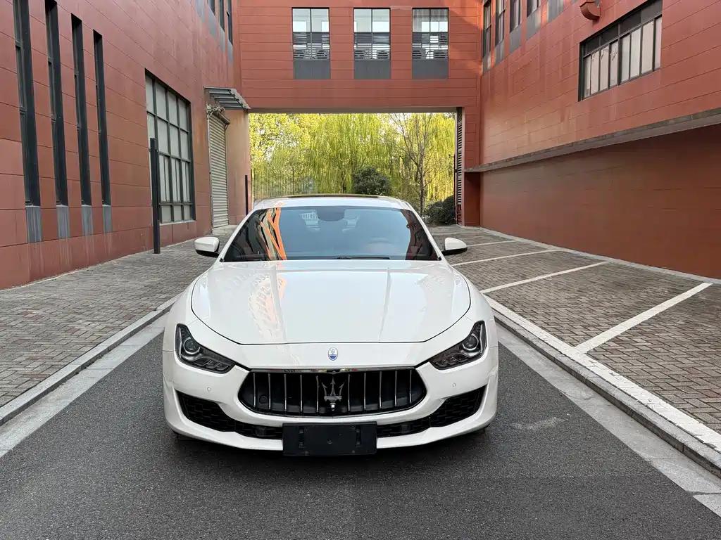 Maserati Ghibli 2.0T Sharp Edge