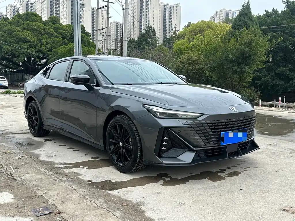 Changan UNI-V 1.5T Distinguished