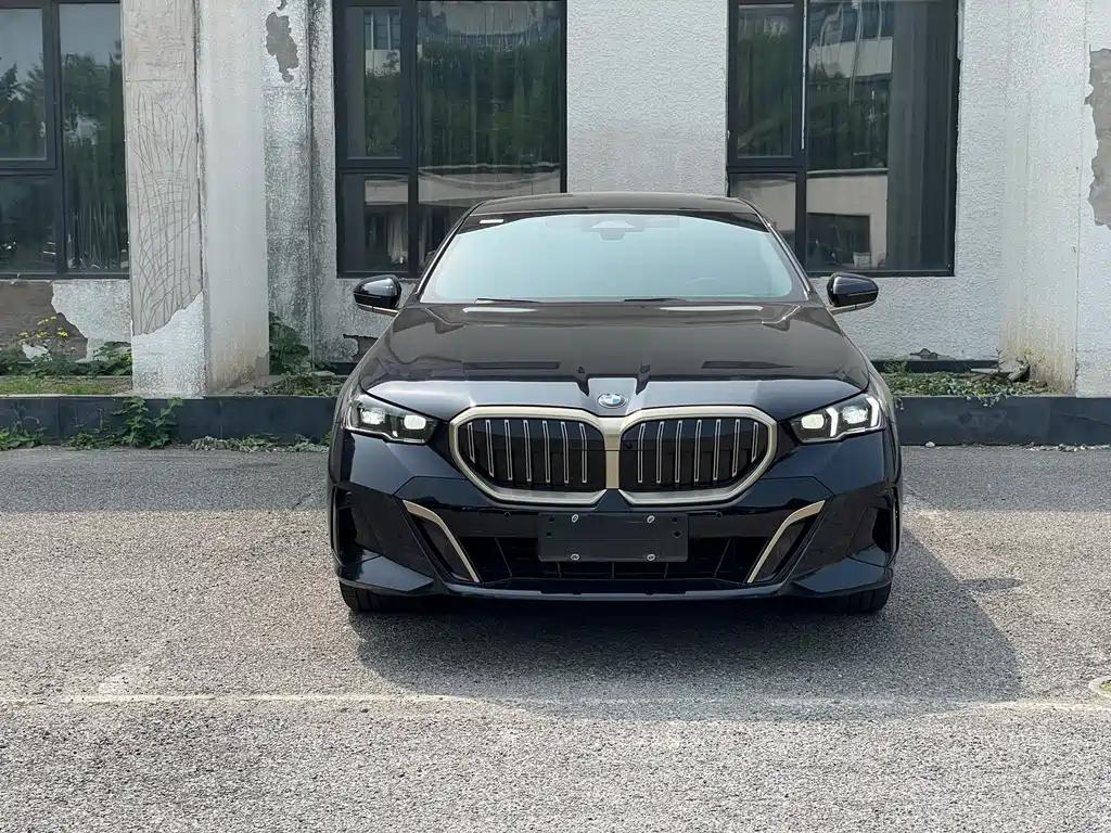 BMW 5 Series 530Li Leading M Sport Package