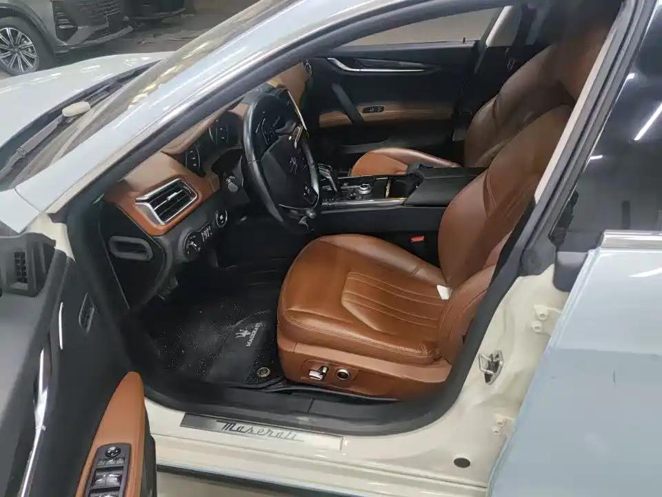 Maserati Ghibli 2.0T Sharp Edge