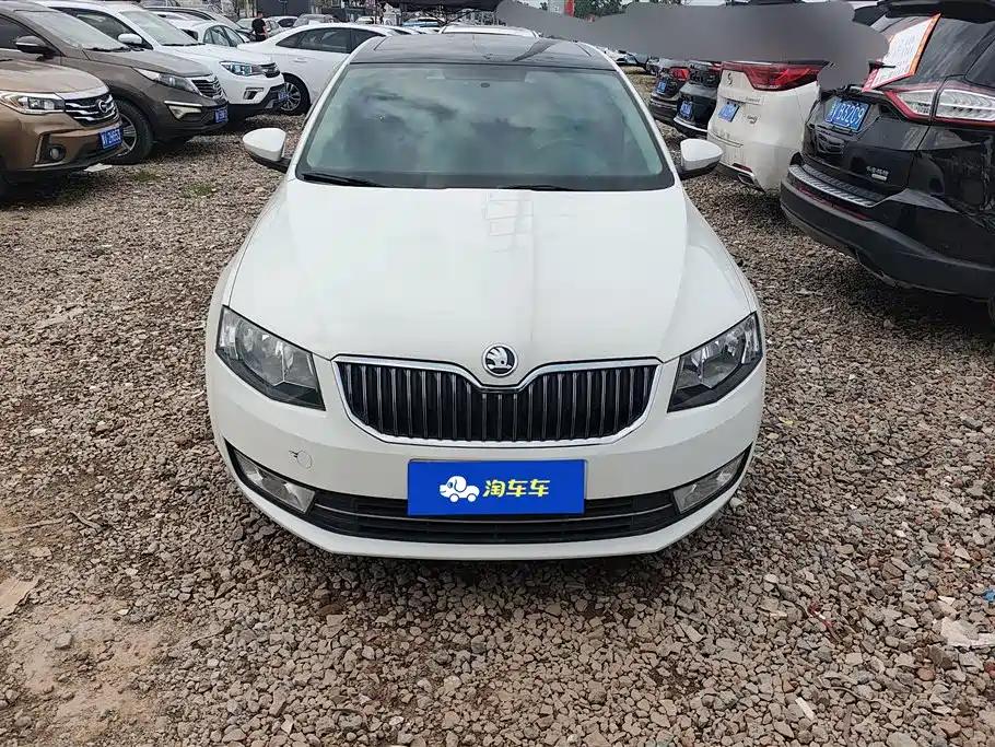 Skoda Octavia 1.6L Auto Smart Travel