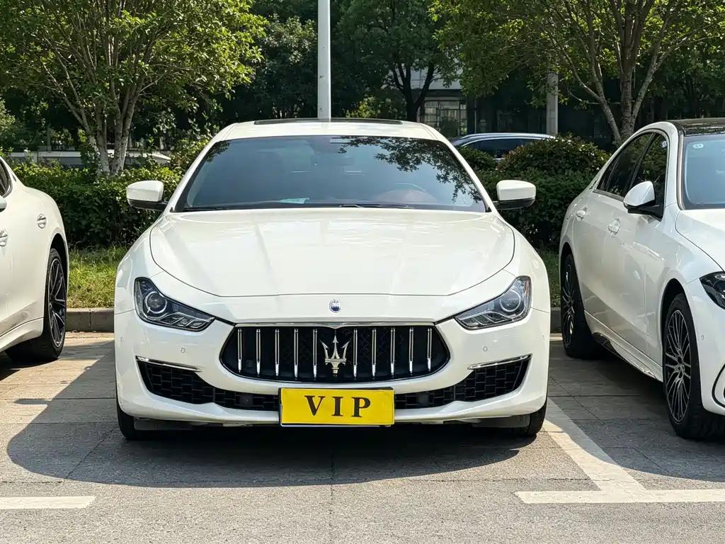 Maserati Ghibli 2.0T Sharp Edge