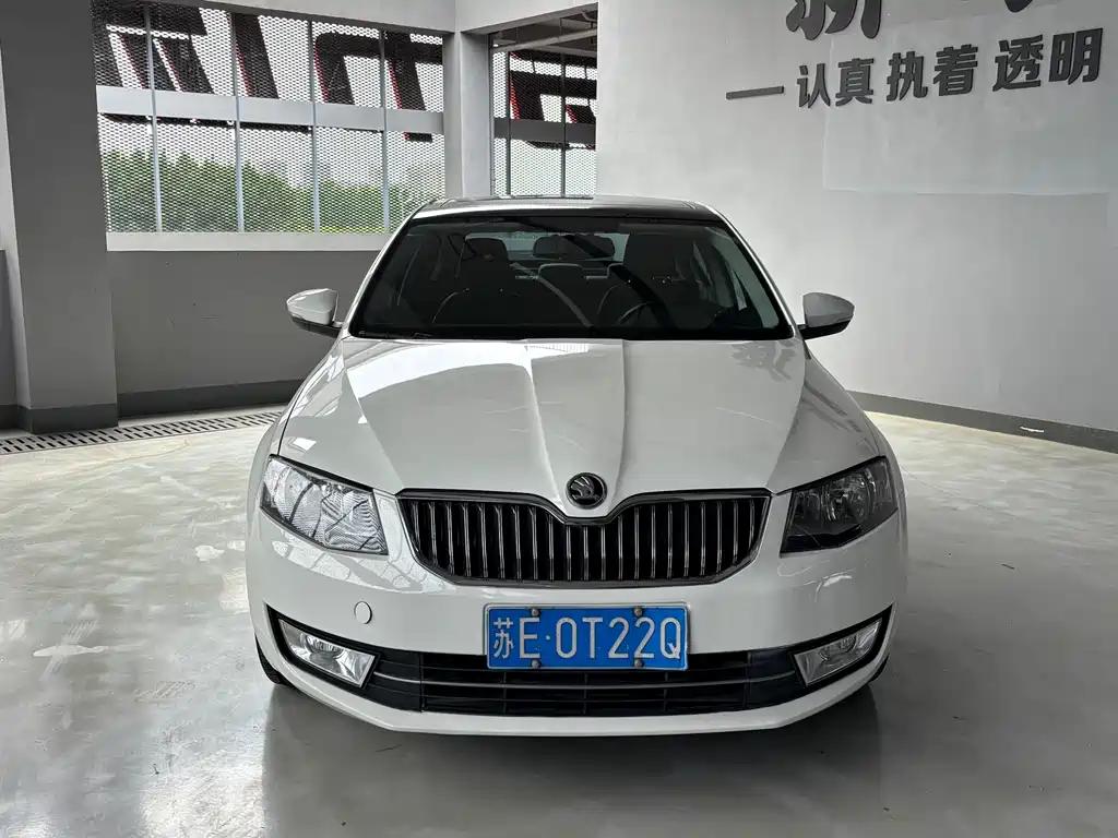 Skoda Octavia 1.6L Auto Smart Travel