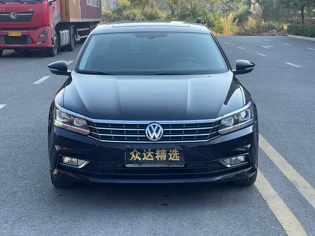 Volkswagen Passat 330TSI DSG Honored