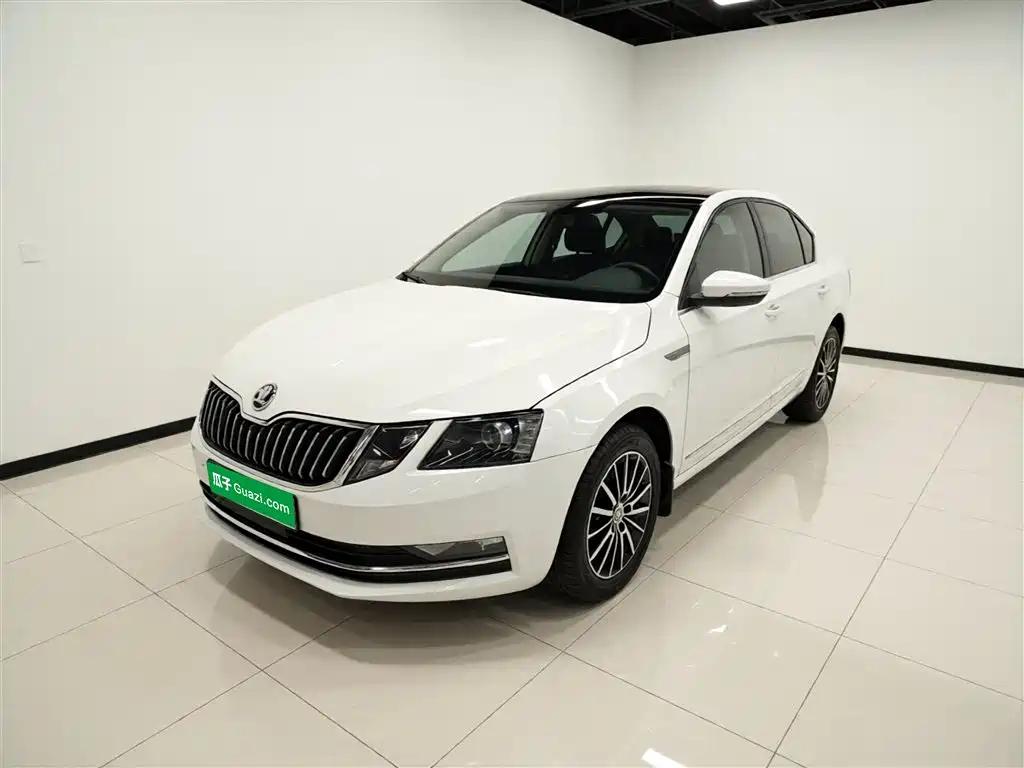 Skoda Octavia TSI230 DSG Smart Travel Luxury CN-V