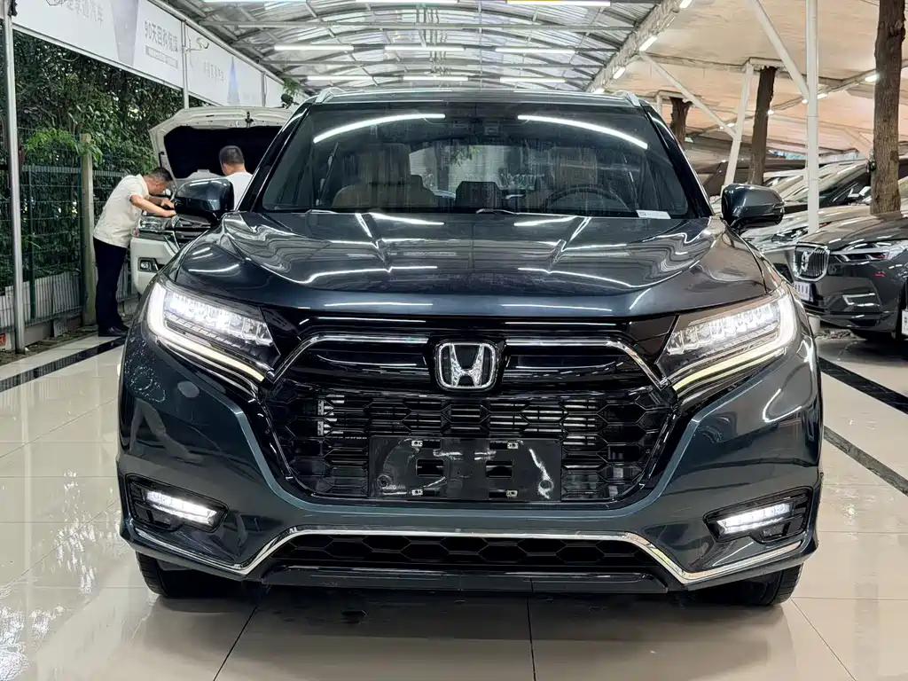 Honda UR-V 370TURBO 2WD Graceful