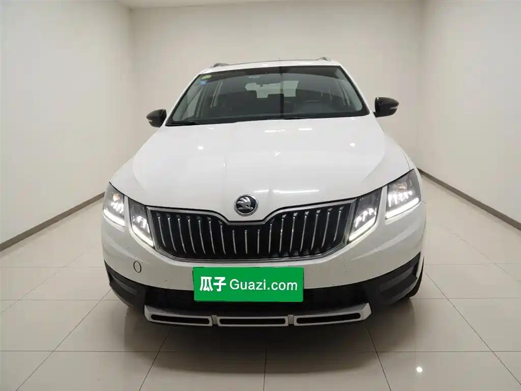 Skoda Octavia Wagon TSI280 DSG Luxury CN-VI