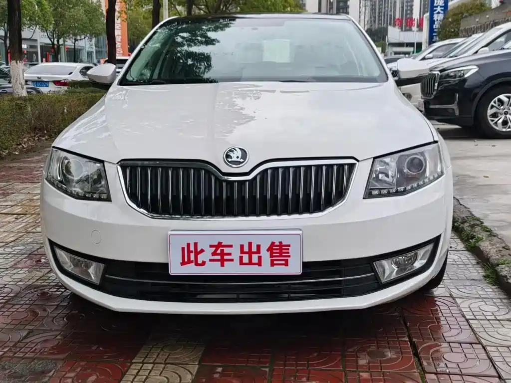 Skoda Octavia 1.6L Auto Smart Travel