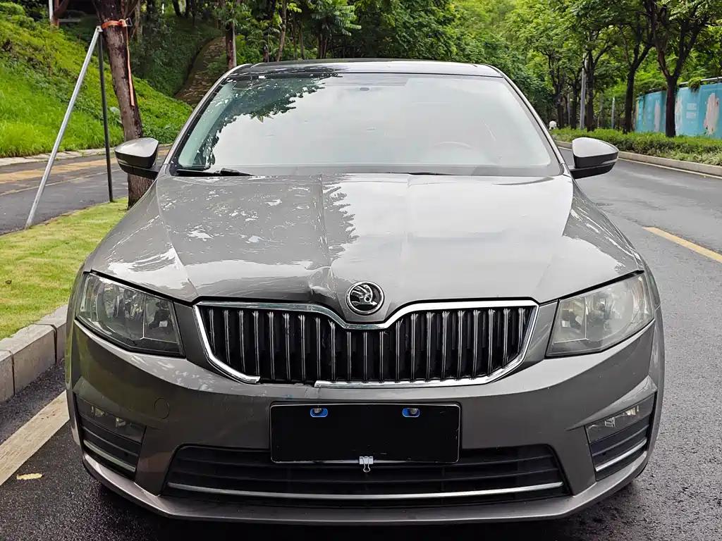 Skoda Octavia TSI280 DSG Smart Travel