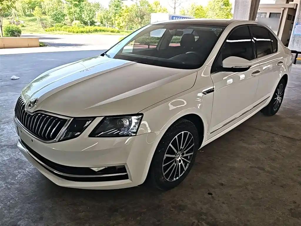 Skoda Octavia 1.5L Auto Smart Travel Luxury CN-VI