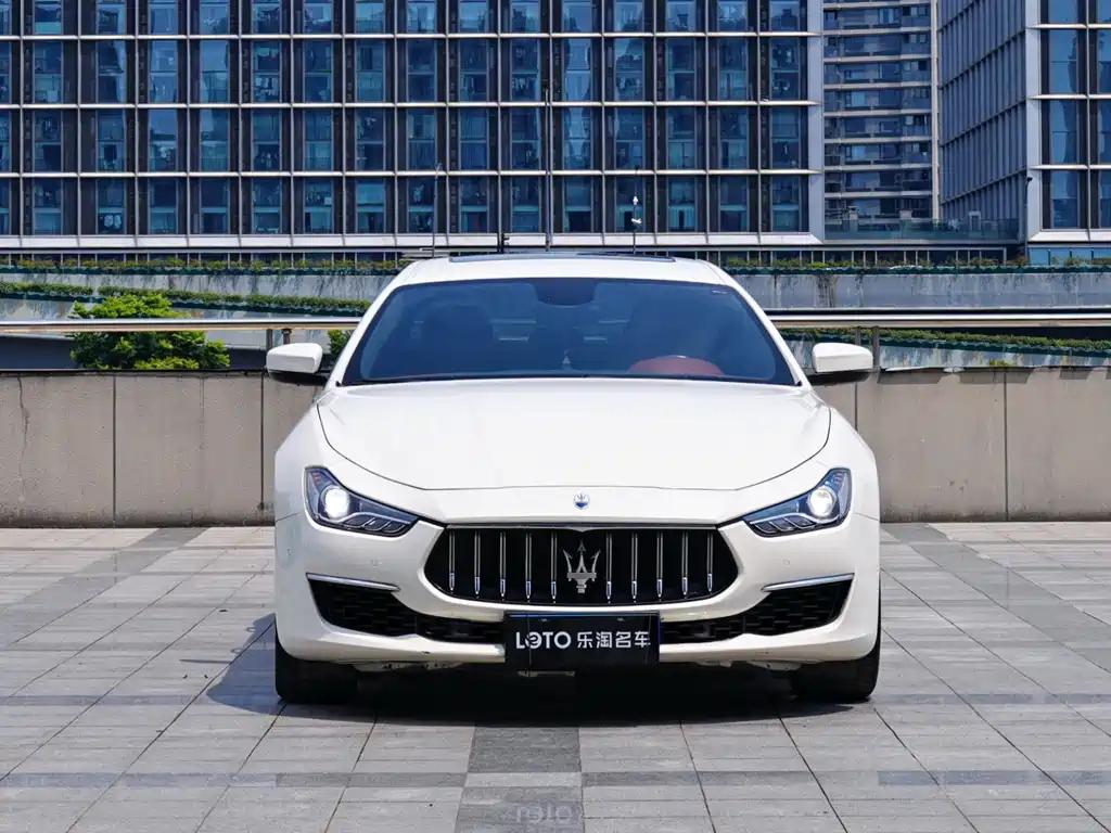 Maserati Ghibli 2.0T Sharp Edge