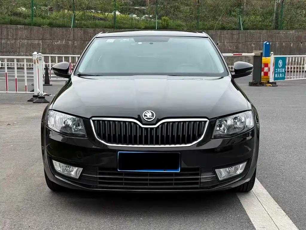 Skoda Octavia 1.6L Auto Smart Travel