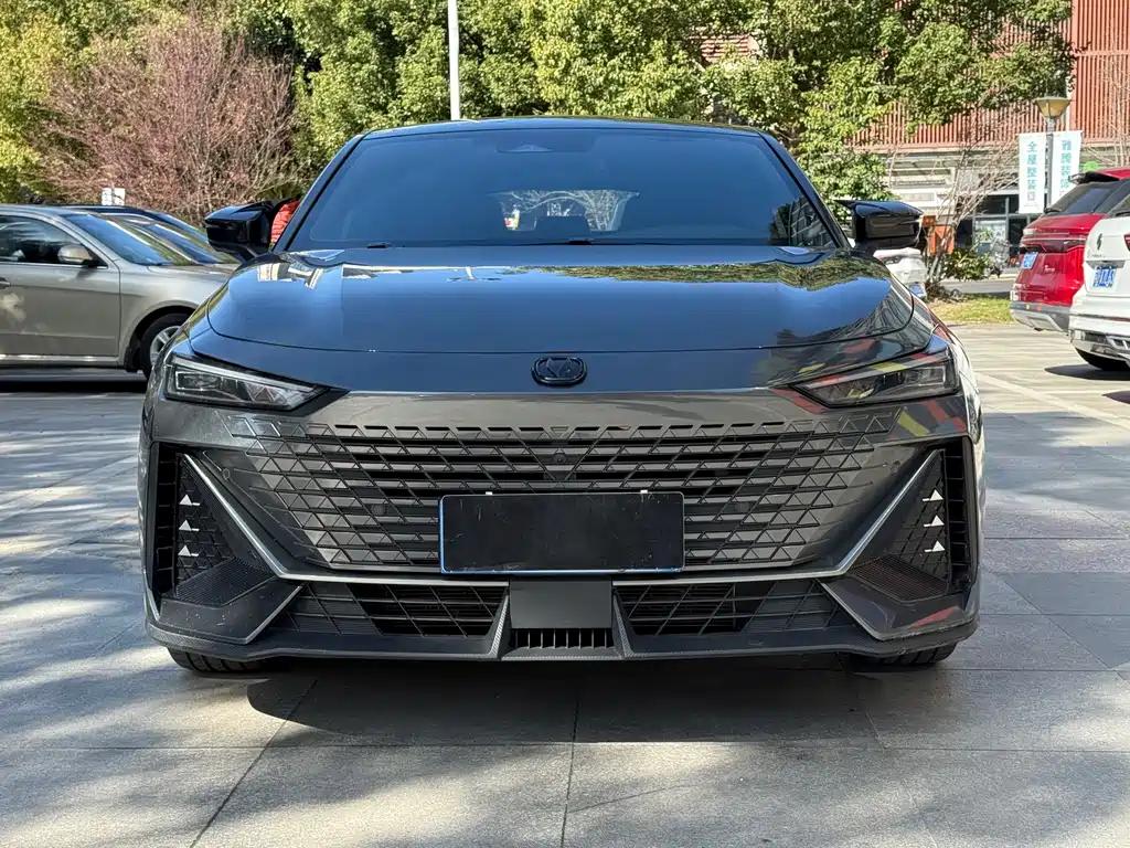 Changan UNI-V 1.5T Distinguished