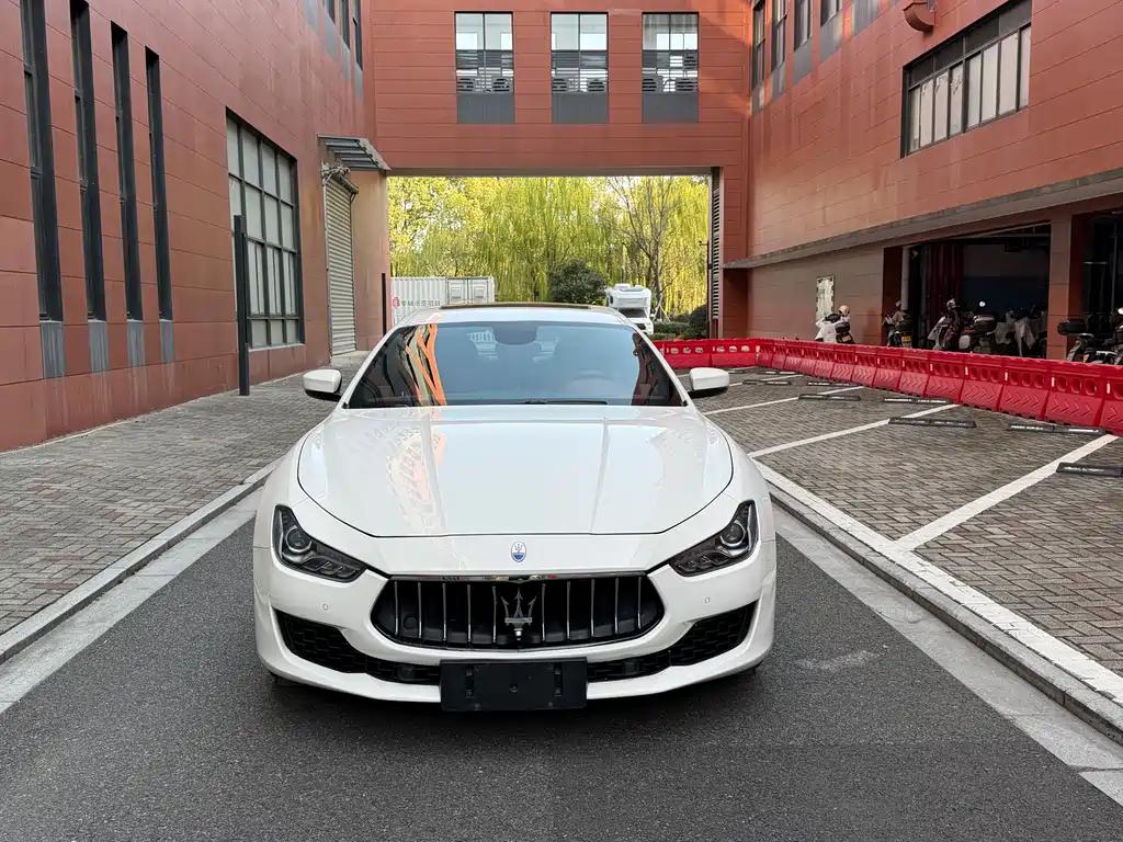 Maserati Ghibli 2.0T Sharp Edge
