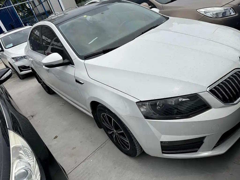 Skoda Octavia 1.6L Auto Smart Travel