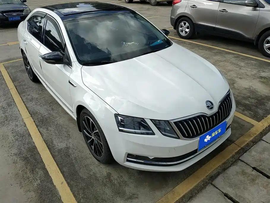 Skoda Octavia TSI280 DSG Smart Travel Luxury CN-VI