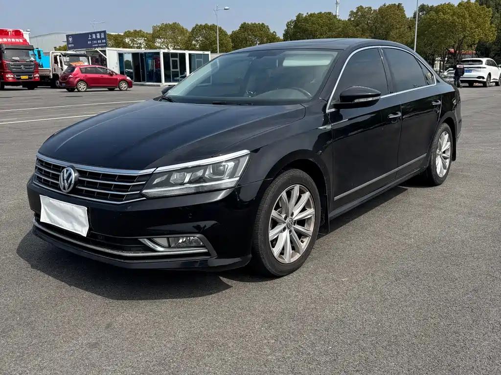 Volkswagen Passat 330TSI DSG Honored